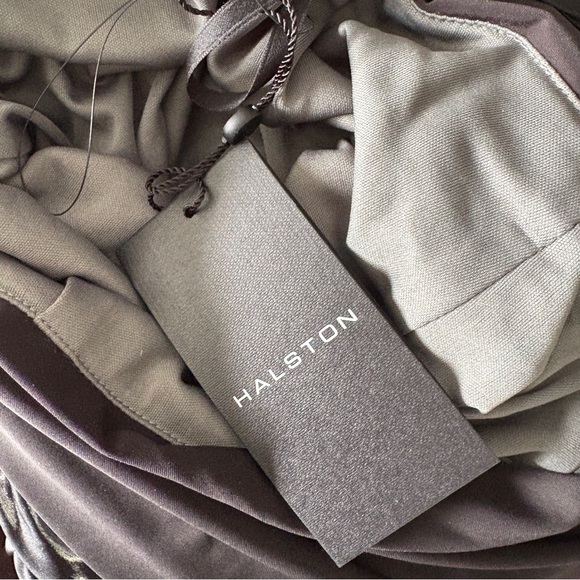 $375 NWT Halston “Frances”Metallic Silver Halter Mini Dress in Luster Sz 4 - Picture 13 of 14